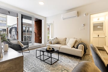 Picture of a living room in an apartement on the Plateau Mont-Royal