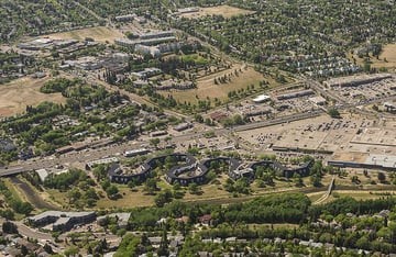 Vue aérienne centre commercial - McKenney à St. Albert