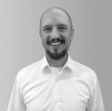 Travis Makoloski Website Photo
